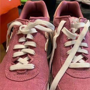 Mauve new balance women’s shoes